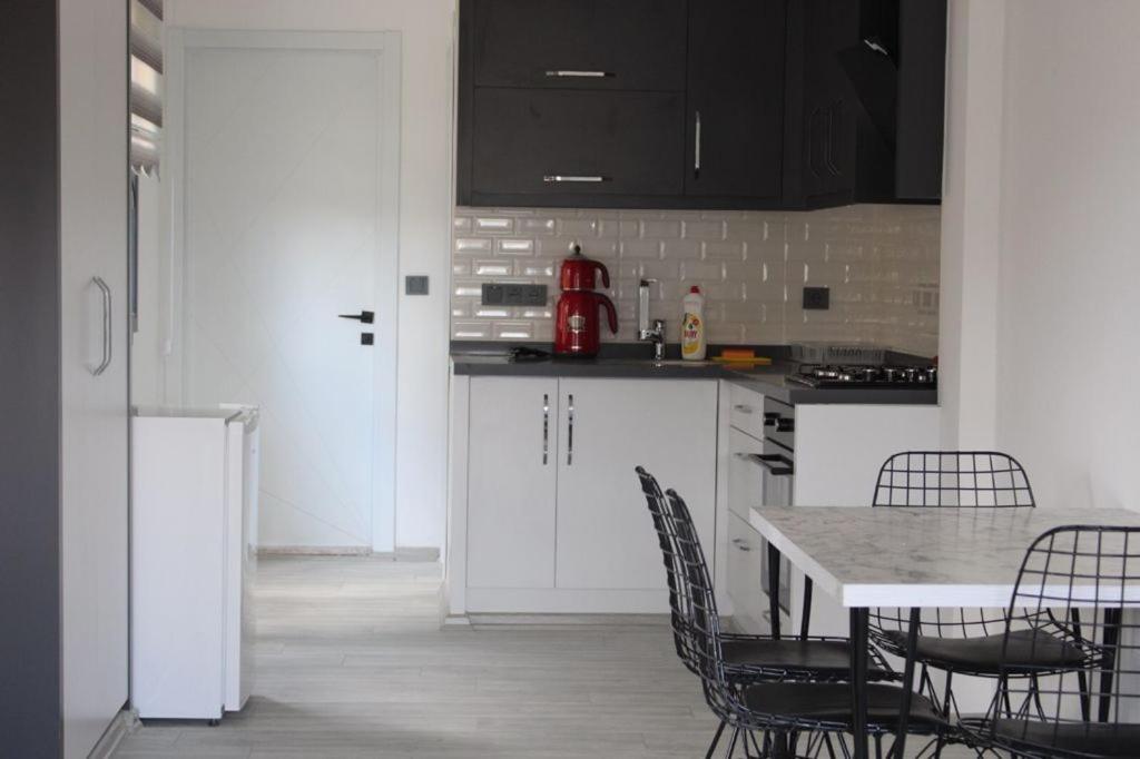 Riva Marina Apartment Kuşadası Ngoại thất bức ảnh